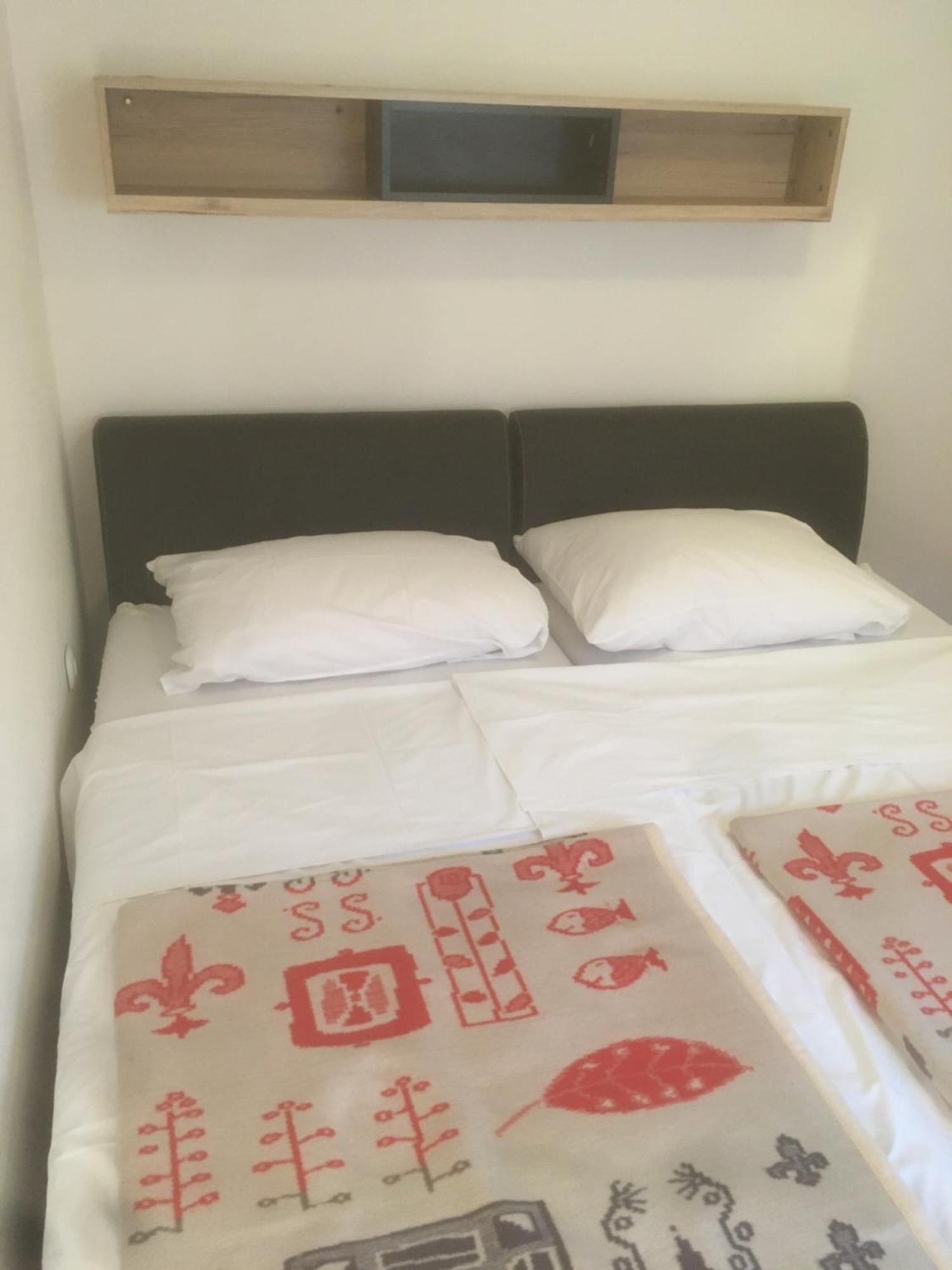 Apartments Maleo سفيتي بيتار المظهر الخارجي الصورة